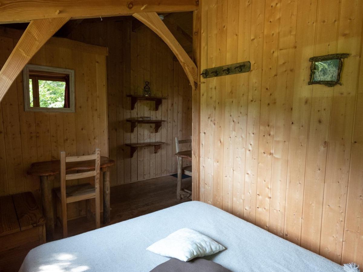 Les Cabanes De Labrousse Saint-Julien-Labrousse Luaran gambar