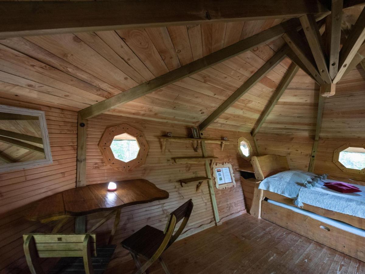 Les Cabanes De Labrousse Saint-Julien-Labrousse Luaran gambar